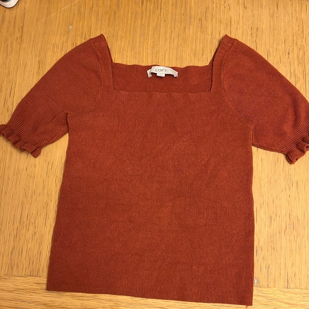 😎3/$20😎 Loft short sleeve sweater. 3️⃣